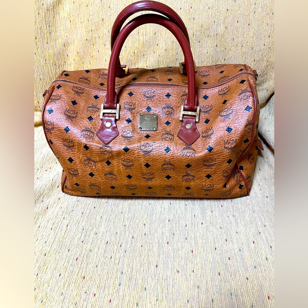 MCM AUTHENTIC VISETOS COGNAC BOSTON WEEKENDER. EUC.